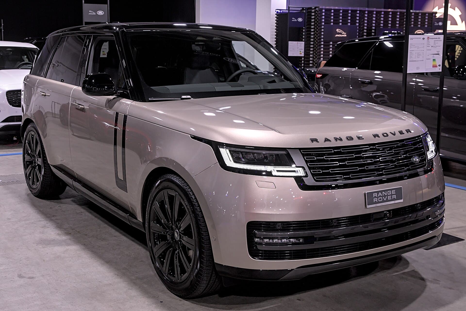 Silver fifth-generation Range Rover with upright bodywork and Range Rover display plate