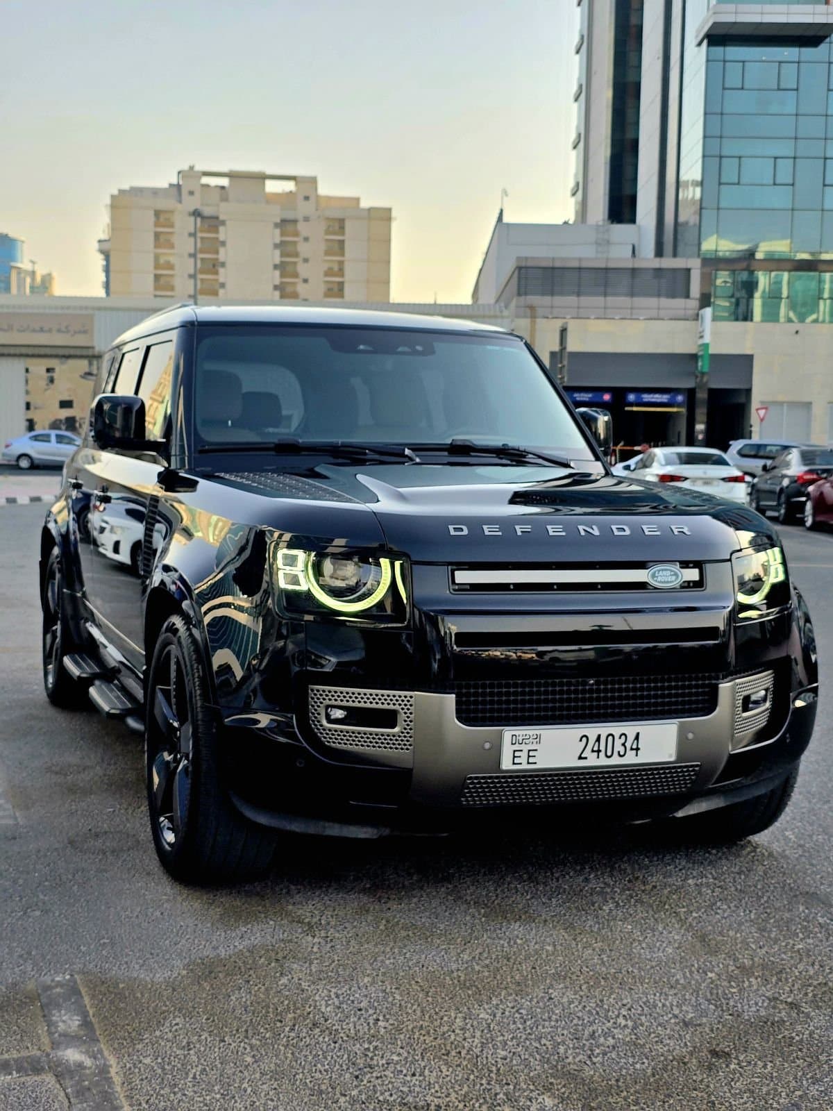 Land Rover Defender.