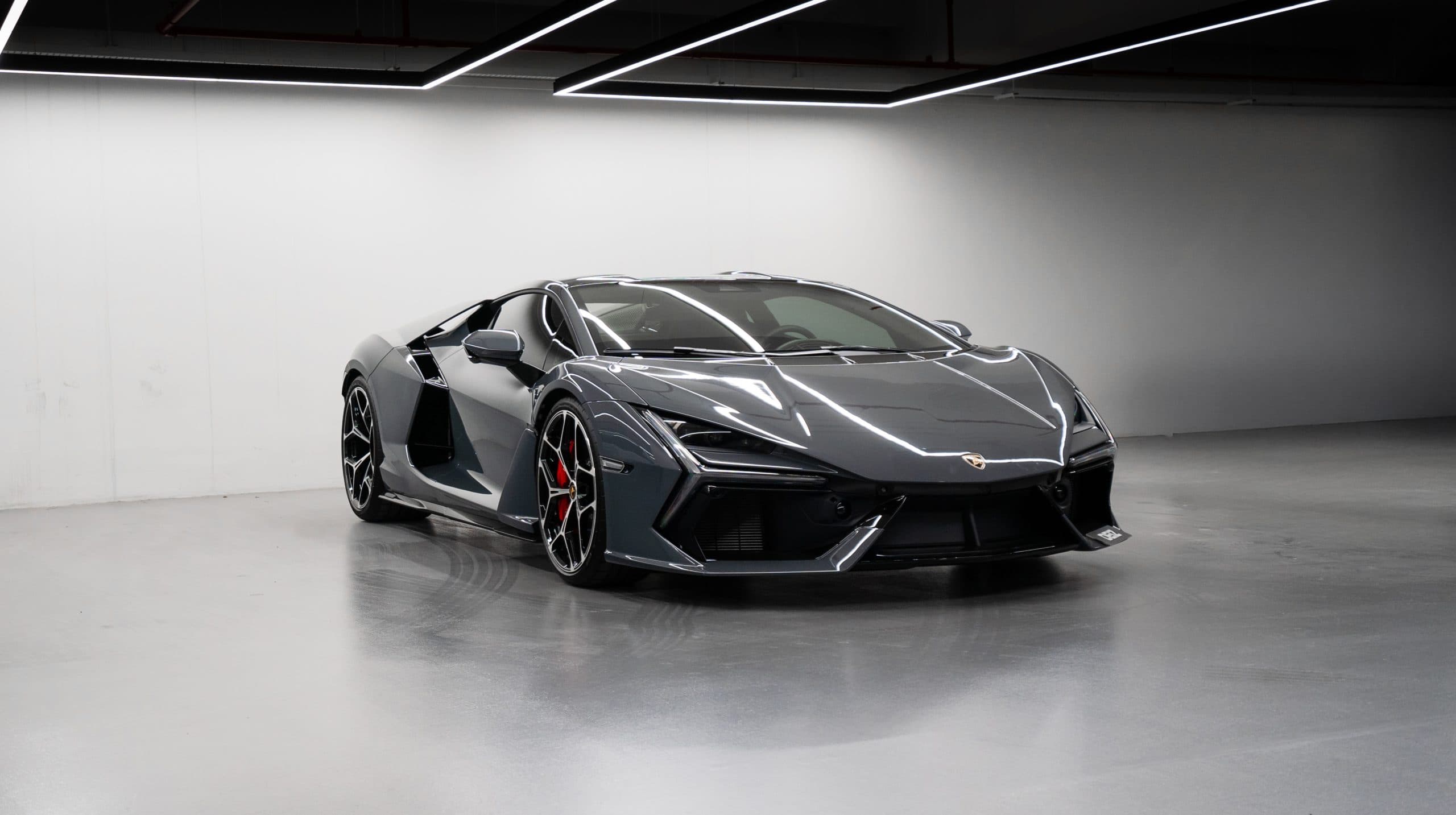 Lamborghini Revuelto 2024