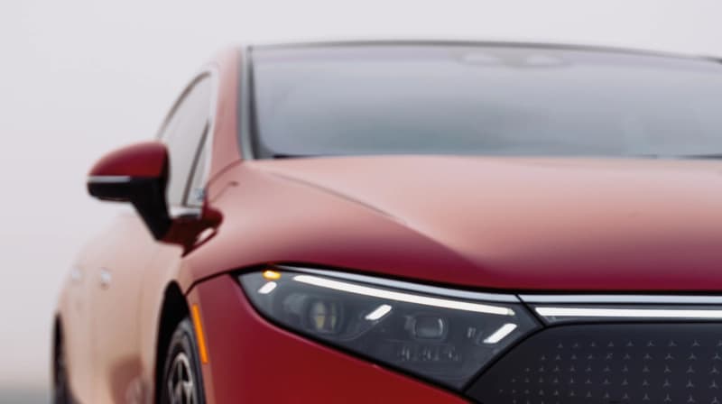 Mercedes-Benz EQS500 red 2022