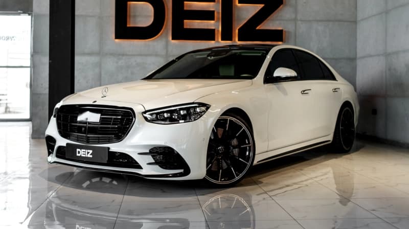 Mercedes-Benz S500 white 2022