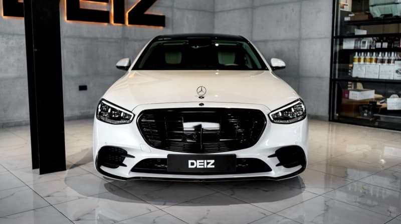 Mercedes-Benz S500 white 2022