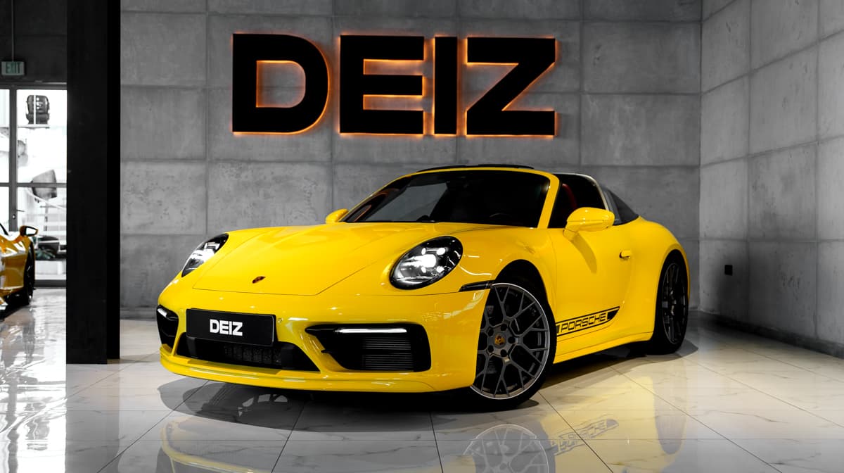 Porsche Targa 4 yellow 2023