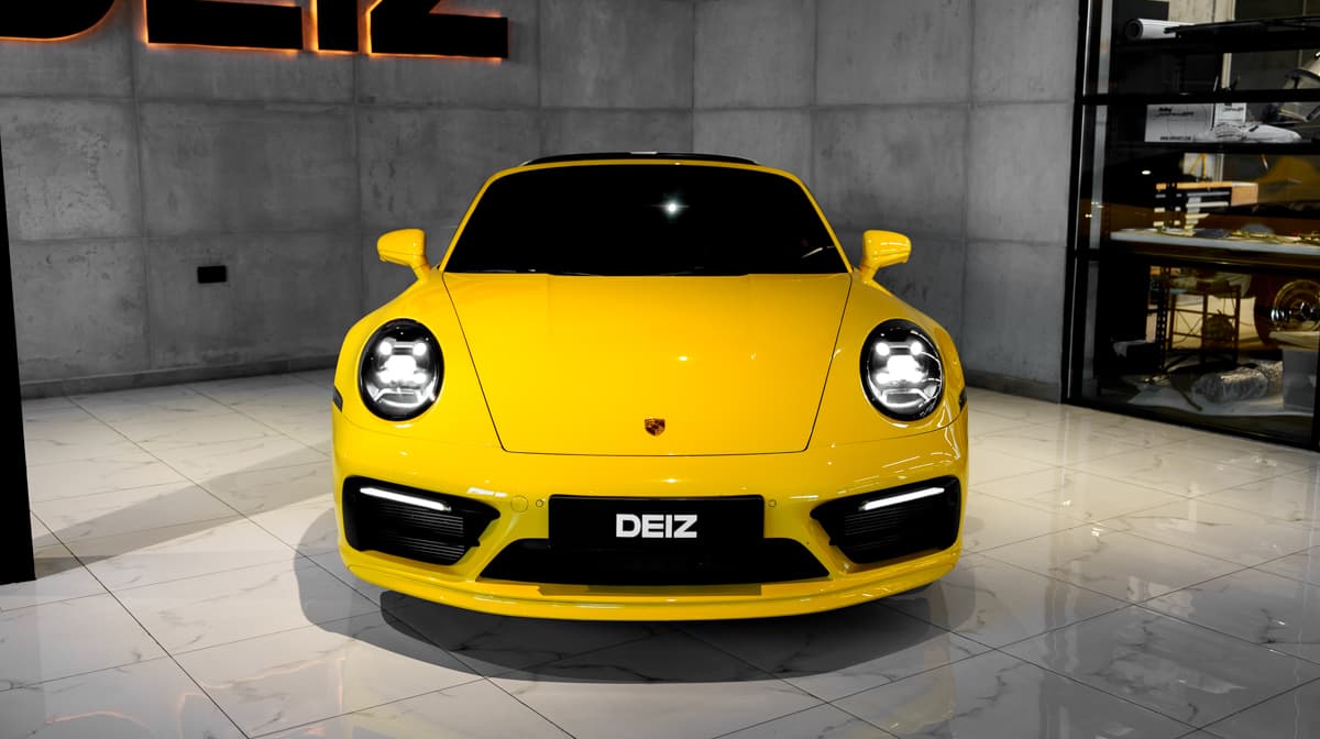 Porsche Targa 4 yellow 2023