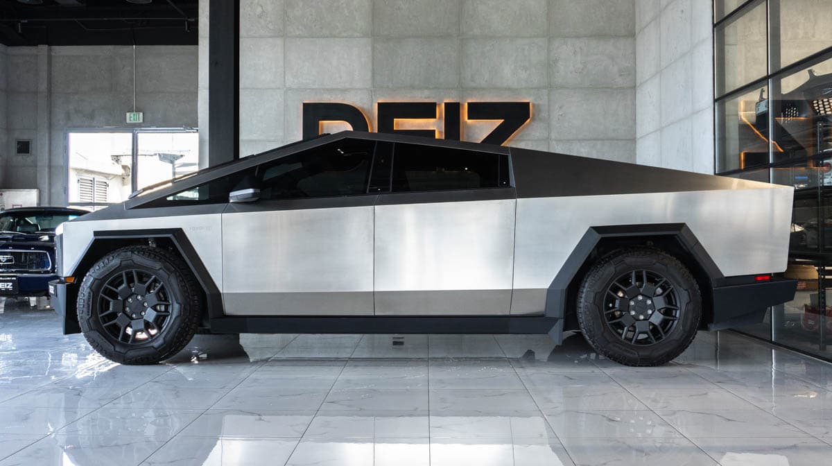 Tesla CyberTruck 2024