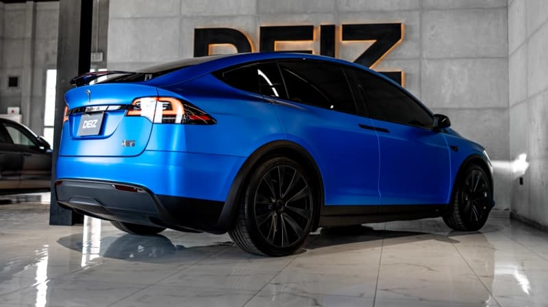 Tesla X Plaid 2022